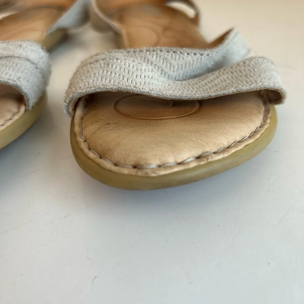 Born F20228 Gray Leather Strappy Sandals Flat Comfort Ankle Strap Sz 7 M Women’s